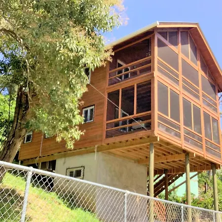 Located In A Quiet Corner Of West End Village Hub Of Roatans Tourism Center,